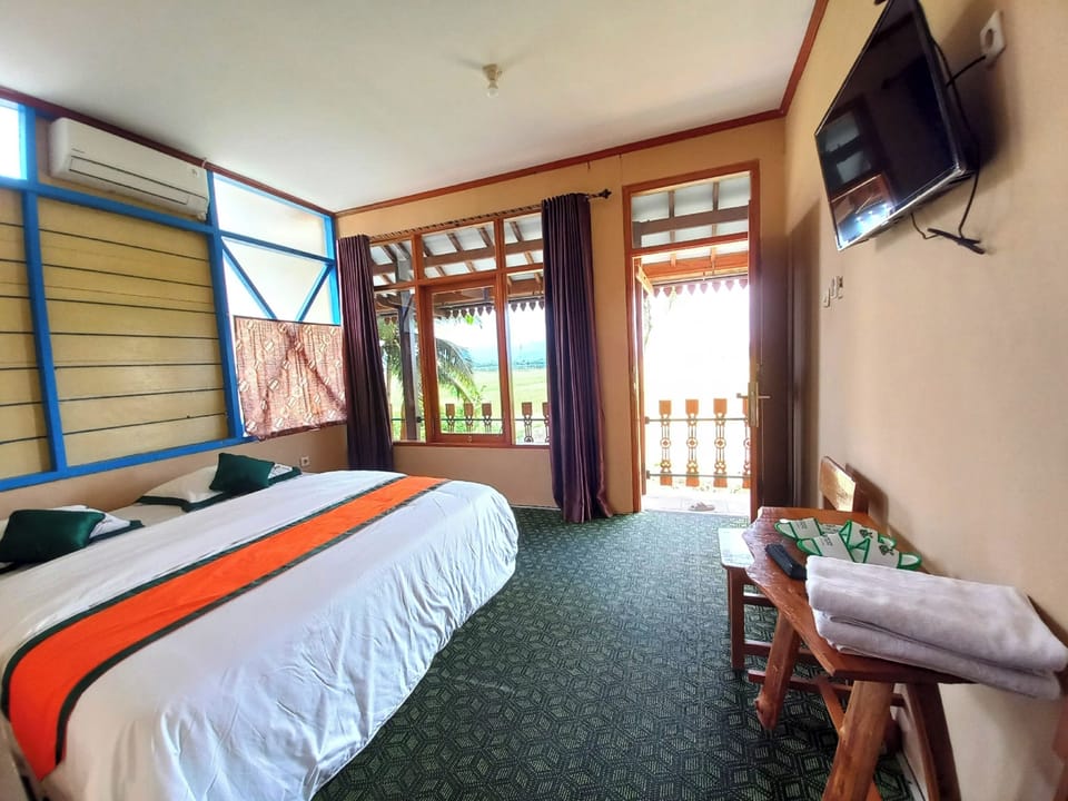 Standard Double Room, Courtyard View | Soundproofing, bed sheets
