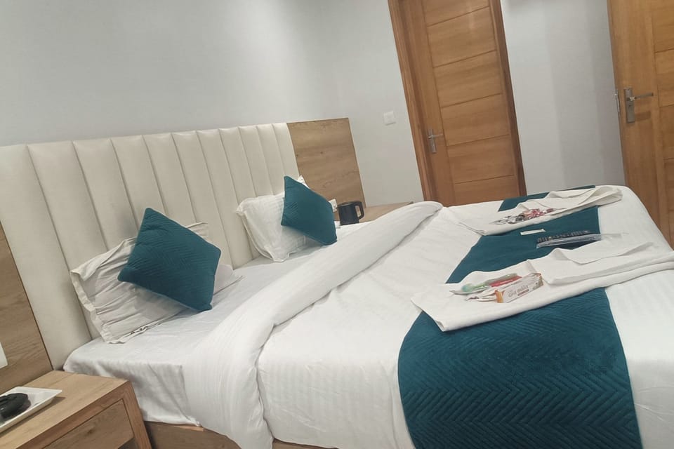 Superior Double Room | In-room safe, desk, rollaway beds, free WiFi