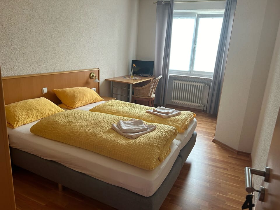 Double Room | Desk, free WiFi