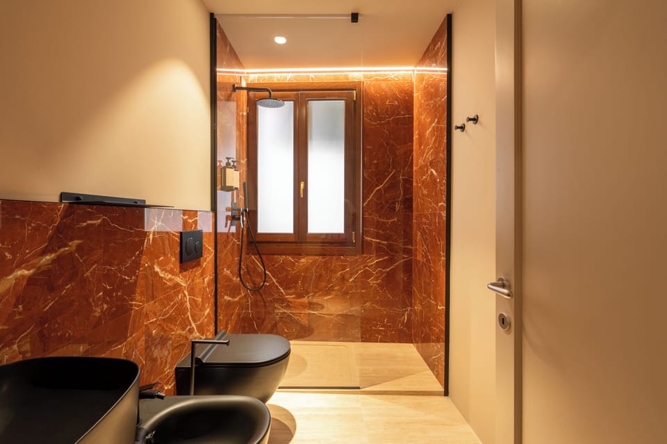 Luxury Apartment | Bathroom | Bidet