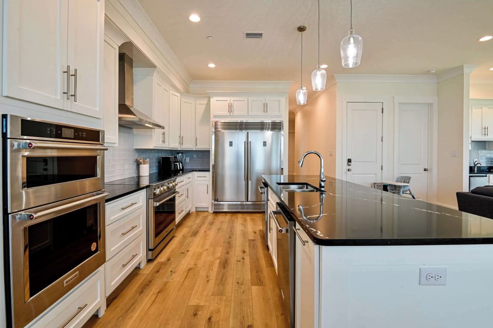 House, Multiple Beds, Pool Access, Beach View (Beachview Villa) | Private kitchen | Coffee/tea maker, fridge, microwave, oven