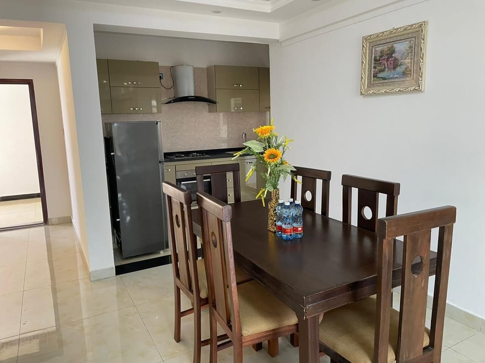 Business Room, 2 Bedrooms | Living area | 39-inch flat-screen TV with cable channels, table tennis, pay movies