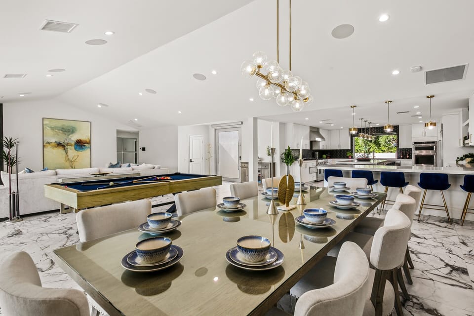 House, Multiple Beds, Pool Access, Pool View (Lazy River Oasis) | Dining