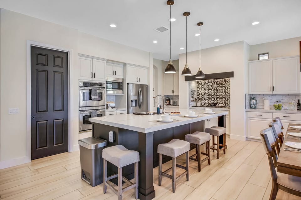 House, Multiple Beds, Pool Access, Pool View (Wanderlust: Pool/Spa) | Private kitchen | Fridge, microwave, oven, stovetop