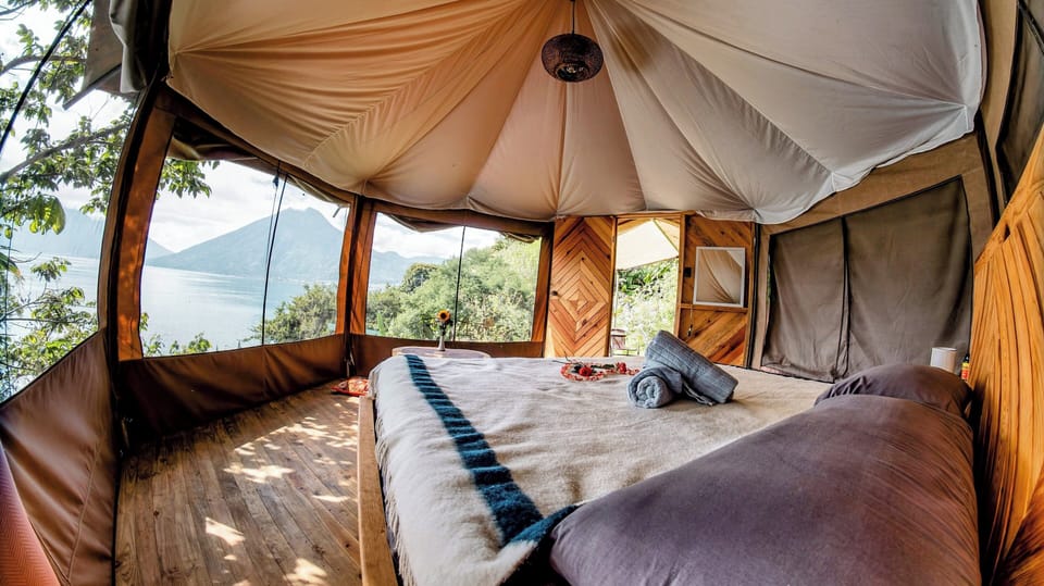 Premium bedding, desk, WiFi (free), individually decorated