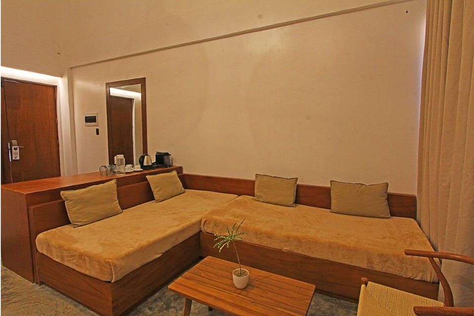 Quadruple Room | Desk, laptop workspace, free WiFi, bed sheets