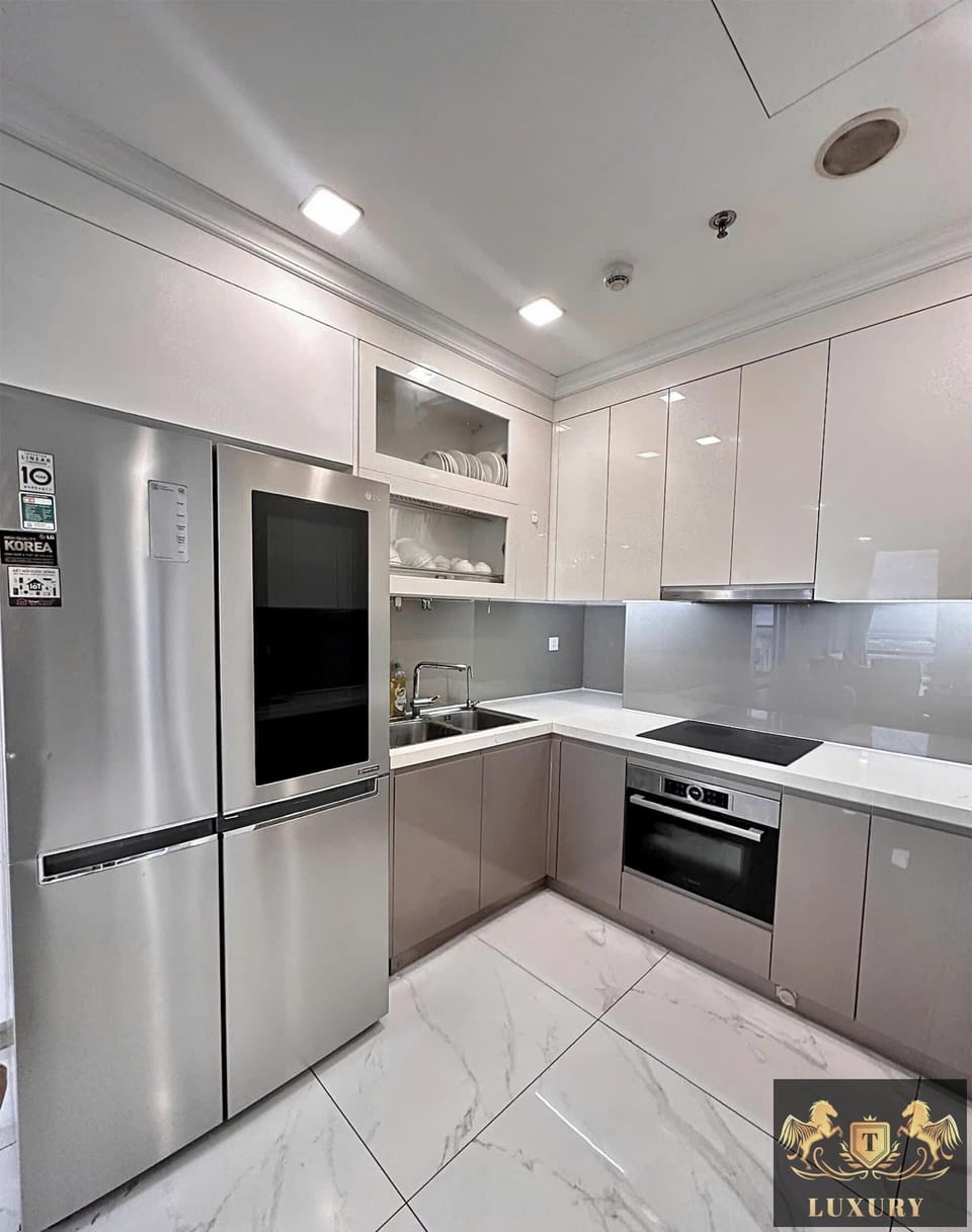 Signature Apartment, 4 Bedrooms, Balcony, City View | Private kitchen | Fridge, microwave, stovetop, rice cooker