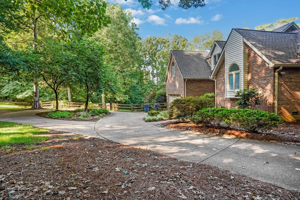 House, 5 Bedrooms | Exterior