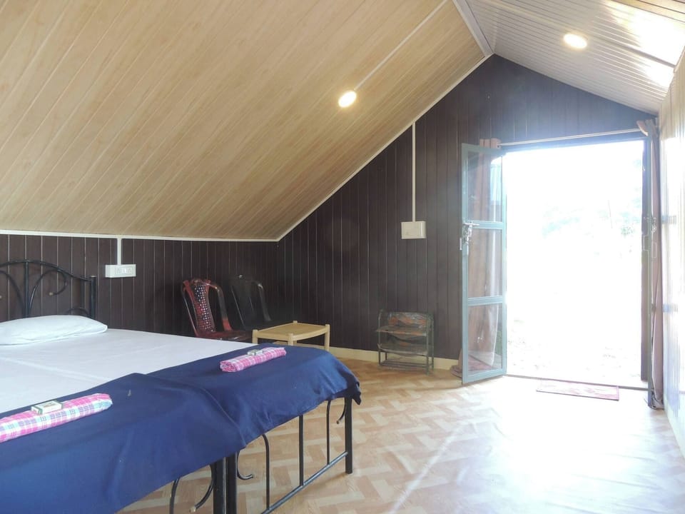 Room, 2 Bedrooms, Accessible, Smoking | 2 bedrooms