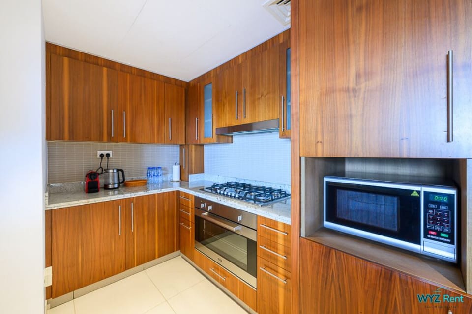 Superior Apartment | Private kitchen | Oven, stovetop, dishwasher, toaster