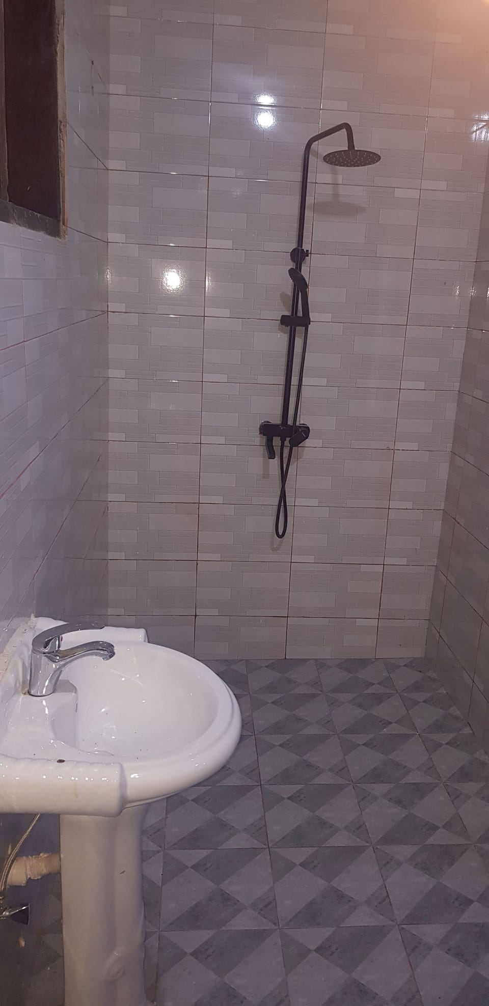 Family Double or Twin Room | Bathroom | Shower, slippers, towels, soap