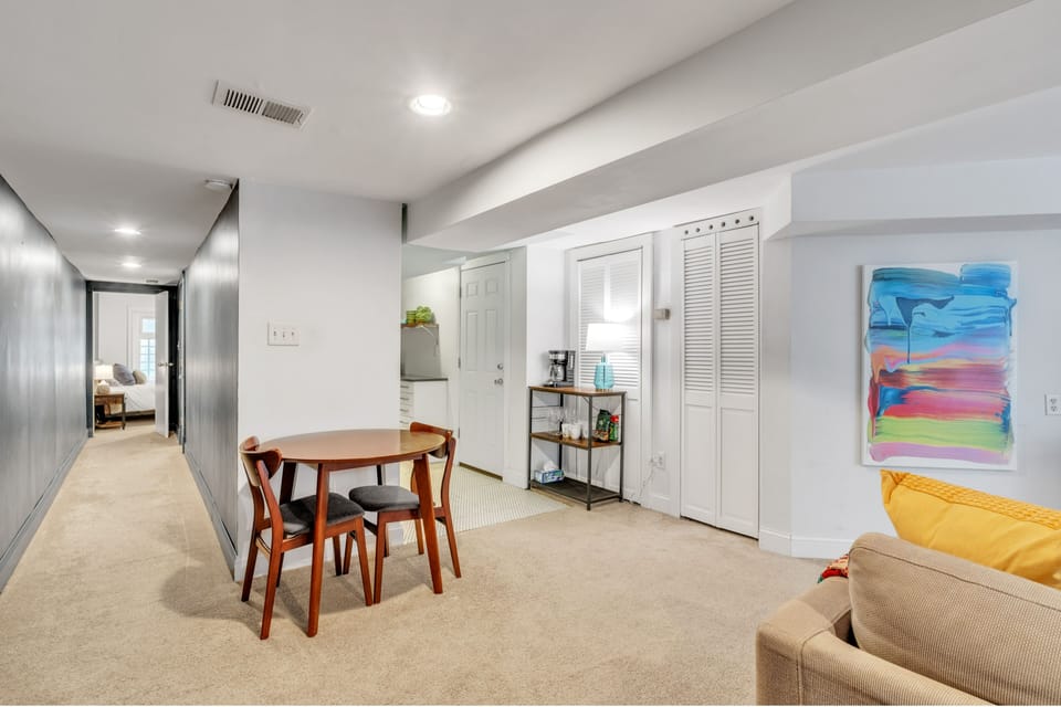 Townhome, 1 Bedroom | Dining