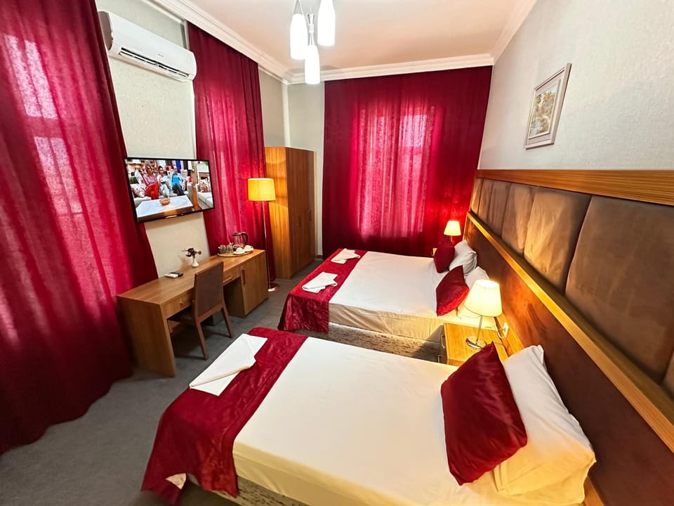 Triple Room, Pool Access, City View | Egyptian cotton sheets, premium bedding, down comforters, pillowtop beds