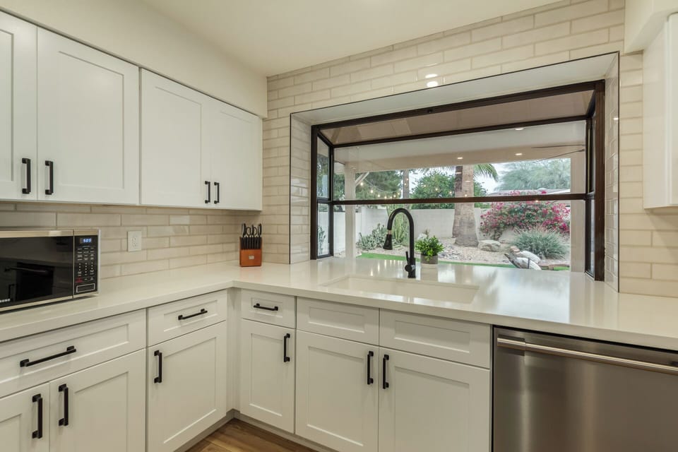 House, Multiple Beds, Pool Access, City View (Beverly Scottsdale) | Private kitchen | Coffee/tea maker