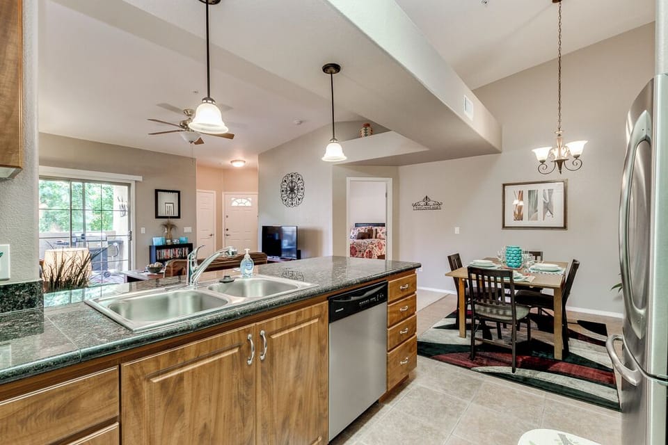 Condo, Multiple Beds, Pool Access, Mountain View (Southern #2055 Mesa) | Private kitchen | Coffee/tea maker