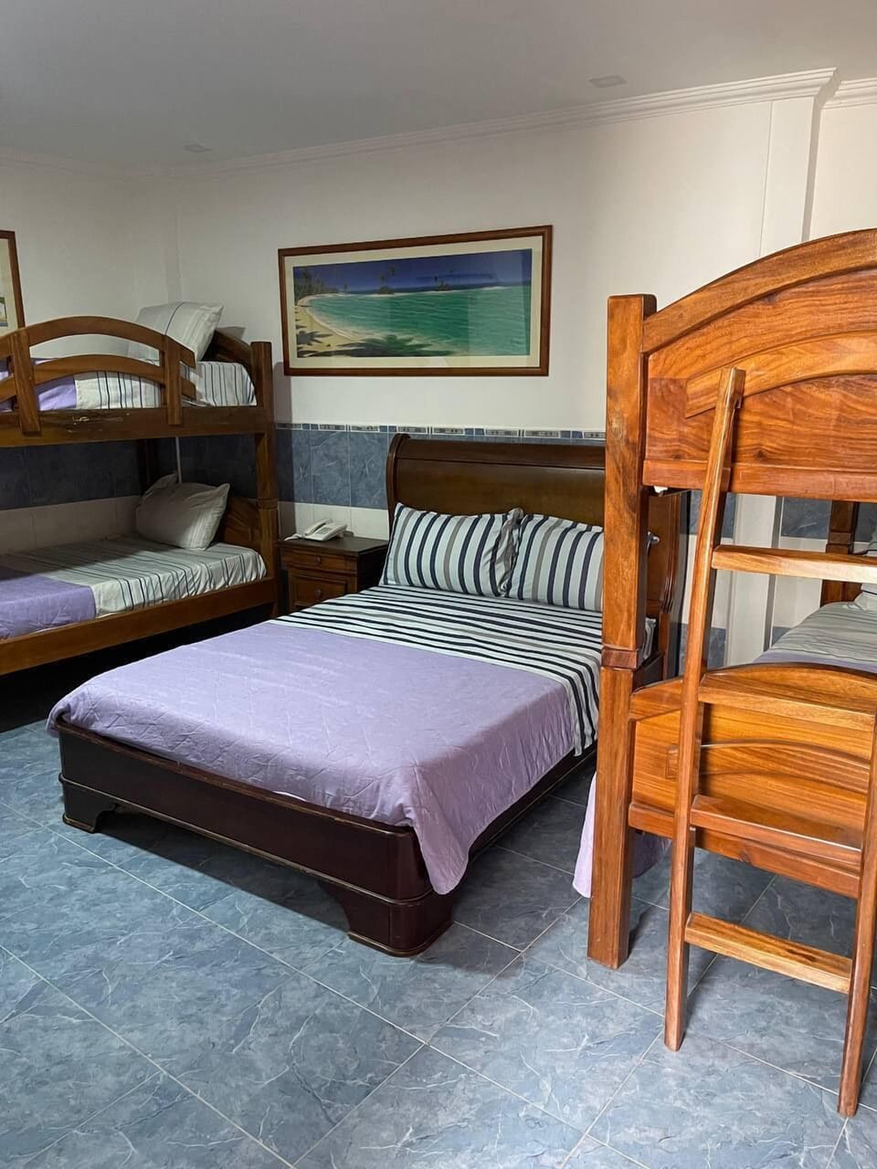 Basic Room | Desk, laptop workspace, WiFi (free), bed sheets