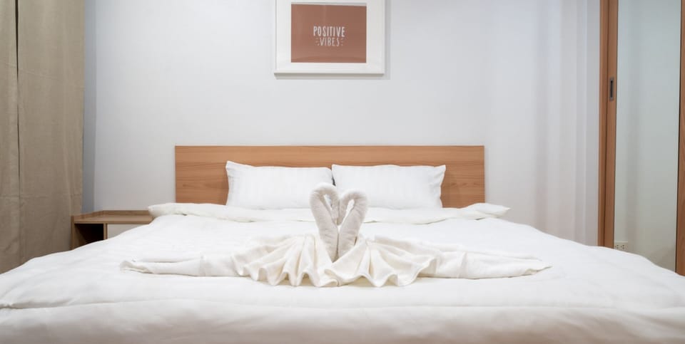 Deluxe Double Room | Desk, free WiFi, bed sheets