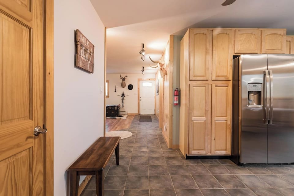 Signature House, Patio, Mountain View | Private kitchen | Fridge, microwave, oven, stovetop