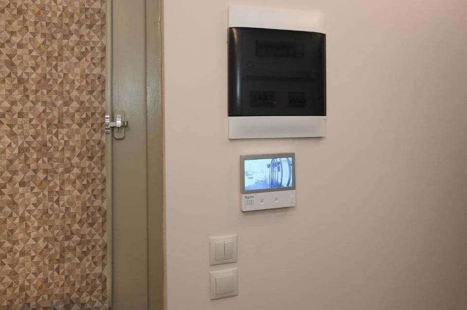 Basic Single Room | Premium bedding, individually furnished, soundproofing
