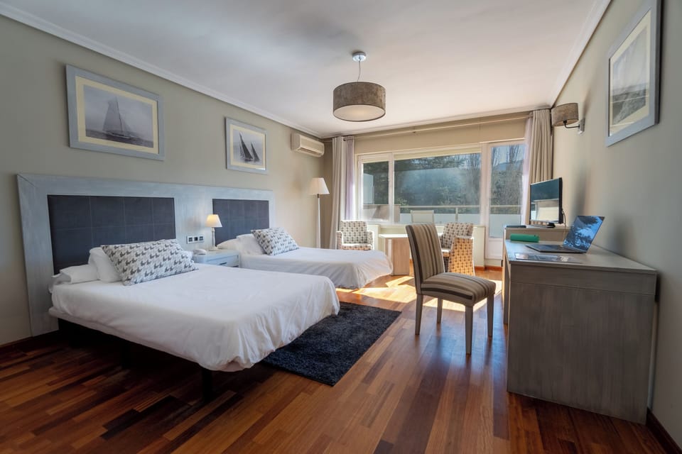 Standard Twin Room, Partial Lake View | Free WiFi