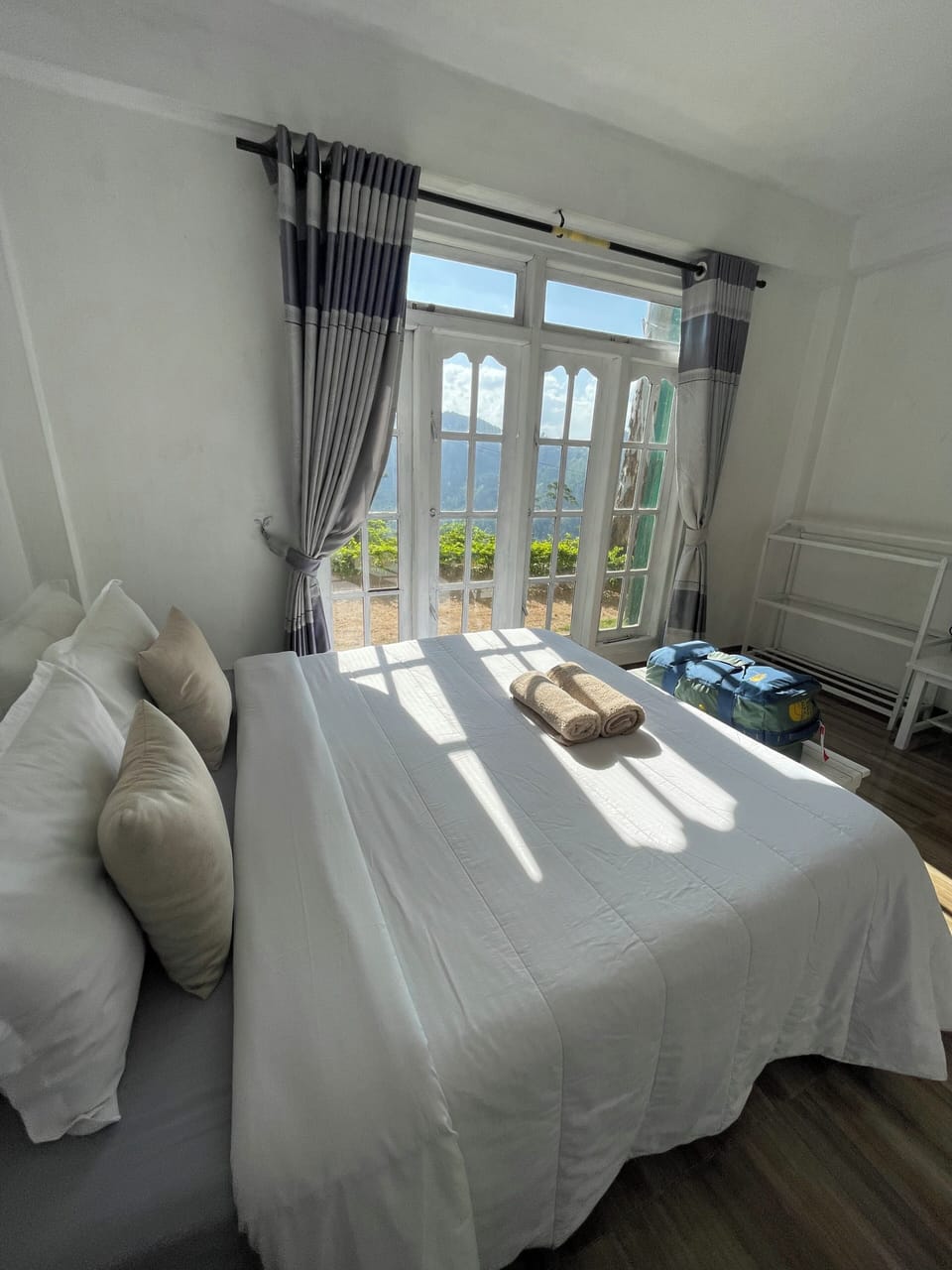 Luxury Double Room, Patio, Mountain View | Blackout drapes, soundproofing, free WiFi