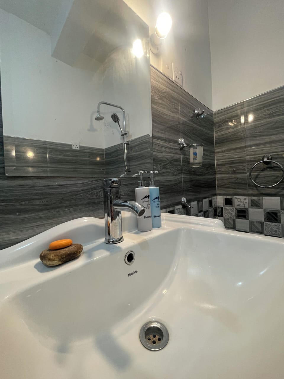 Luxury Double Room, Patio, Mountain View | Bathroom | Soap, shampoo, toilet paper