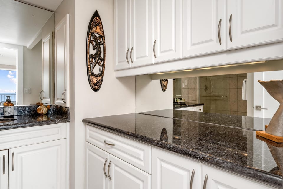 Condo, 2 Bedrooms | Private kitchen | Fridge, oven, stovetop, coffee/tea maker