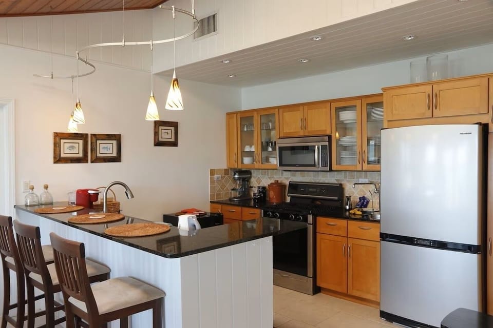 House, Multiple Bedrooms | Private kitchen | Coffee/tea maker, fridge, oven, toaster