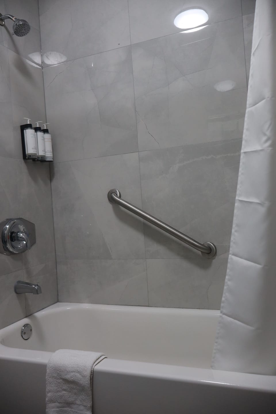 Family Triple Room, Multiple Beds | Bathroom | Hair dryer, towels, soap, shampoo