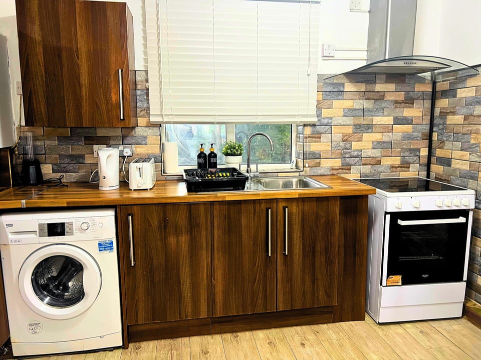 Apartment | Private kitchen | Fridge, microwave, oven, stovetop