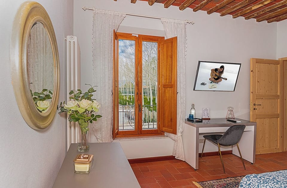 Exclusive Double or Twin Room | Premium bedding, down comforters, desk, laptop workspace