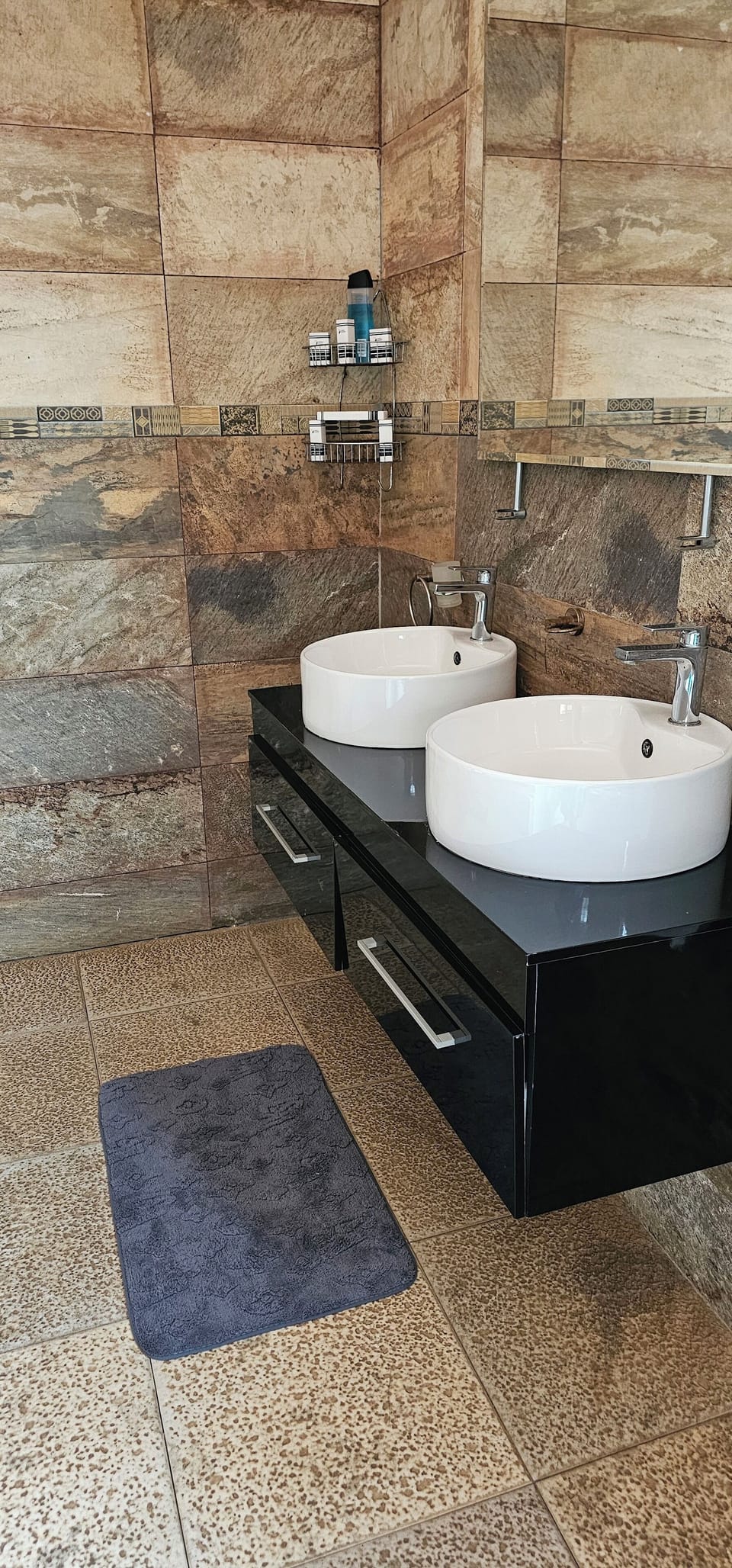 Superior Double Room, Executive Level | Bathroom | Separate tub and shower, free toiletries, slippers, towels