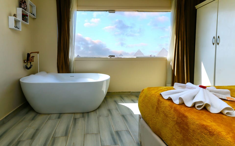 Luxury Double Room | Soundproofing, iron/ironing board, WiFi (free)