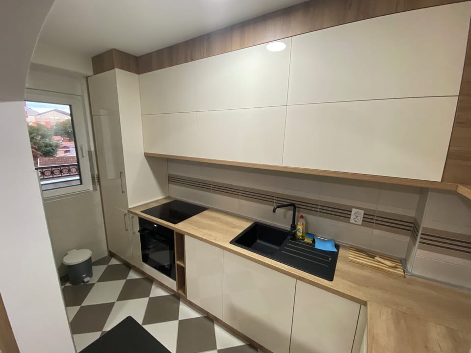 Cookware/dishes/utensils