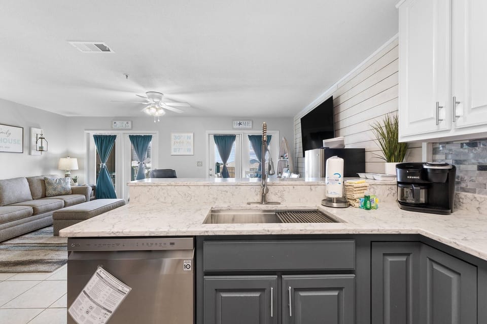 Condo, Multiple Beds (Grand Caribbean East 403) | Private kitchen | Oven, toaster, paper towels
