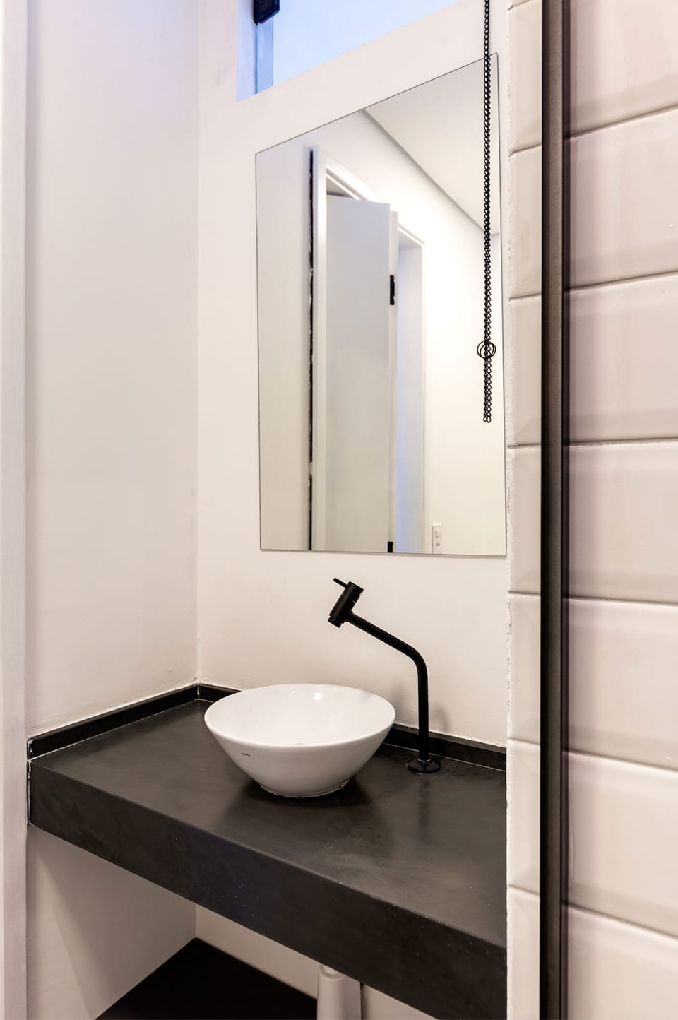 Basic Suite | Bathroom | Shower