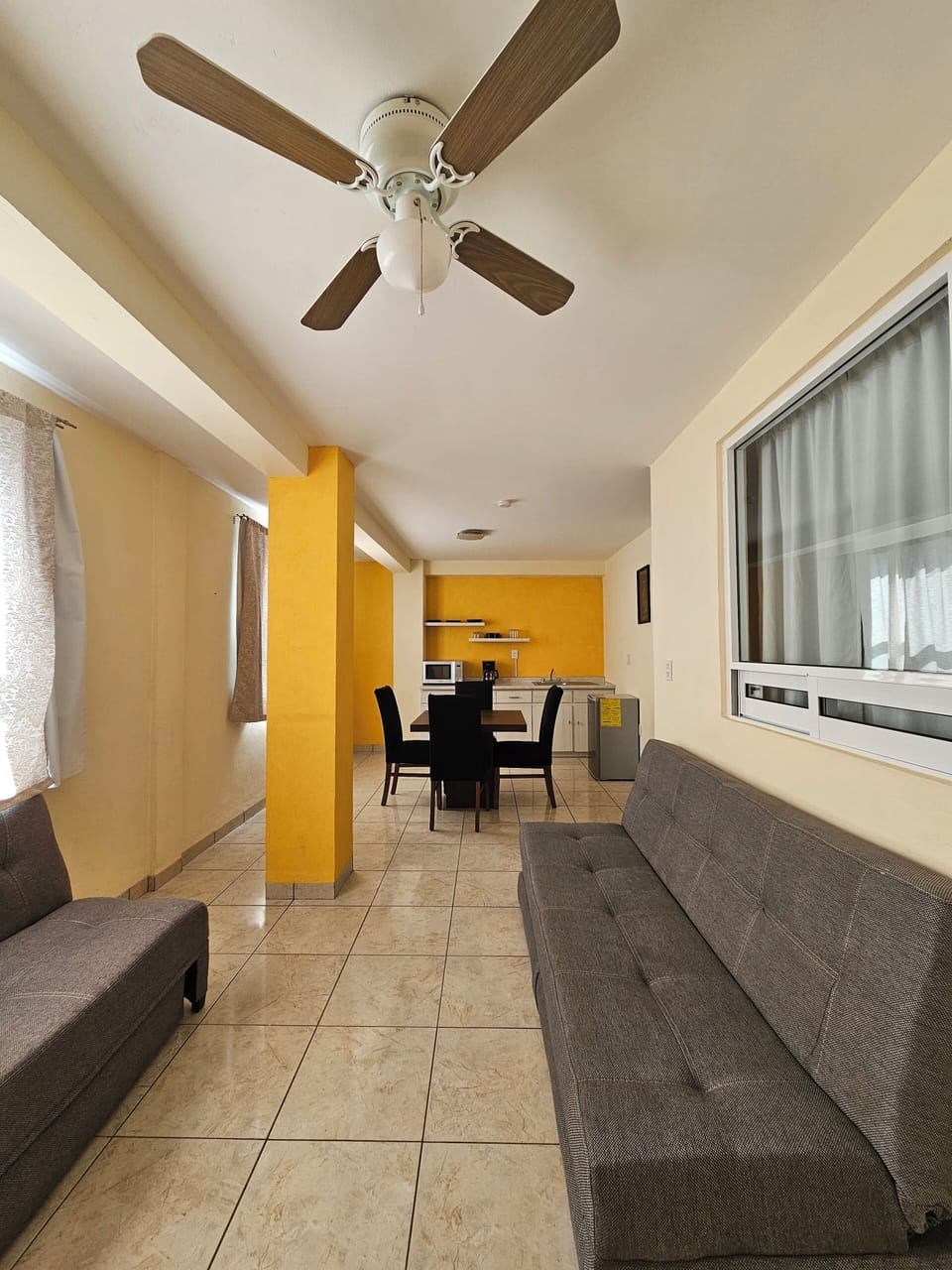 Business Room | Living area | 42-inch Smart TV with digital channels