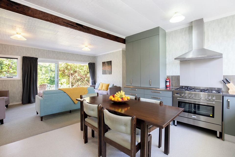 House, Balcony, Mountain View | Living area | Flat-screen TV, fireplace