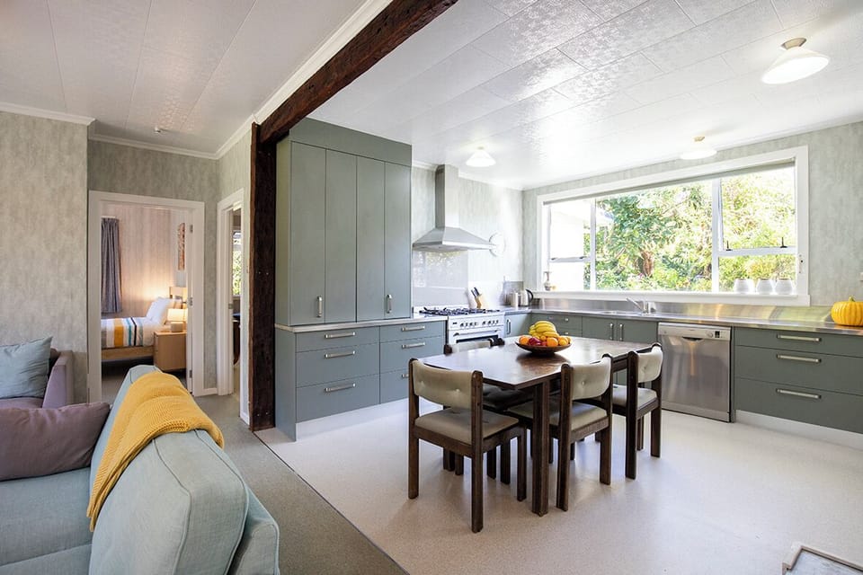 House, Balcony, Mountain View | Private kitchen | Electric kettle, toaster