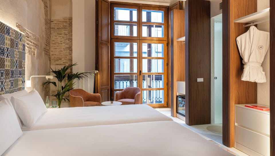 Premium Room | Minibar, in-room safe, desk, free WiFi