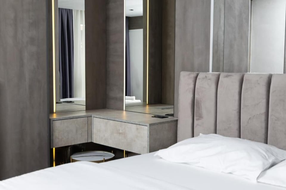 Standard Double Room, Balcony | Desk, laptop workspace, WiFi (free), bed sheets
