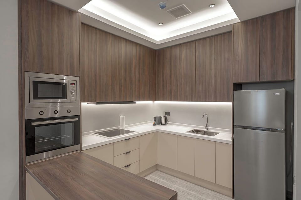 Luxury Apartment, Kitchen, Garden View | Private kitchen | Electric kettle, toaster