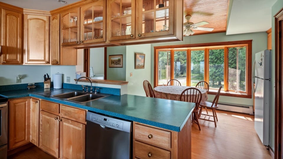 Cottage, 5 Bedrooms | Private kitchen | Fridge, oven, coffee/tea maker, electric kettle