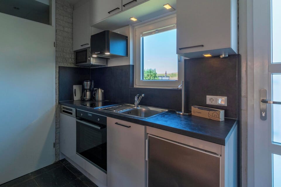House | Private kitchen | Stovetop, electric kettle, toaster, highchair