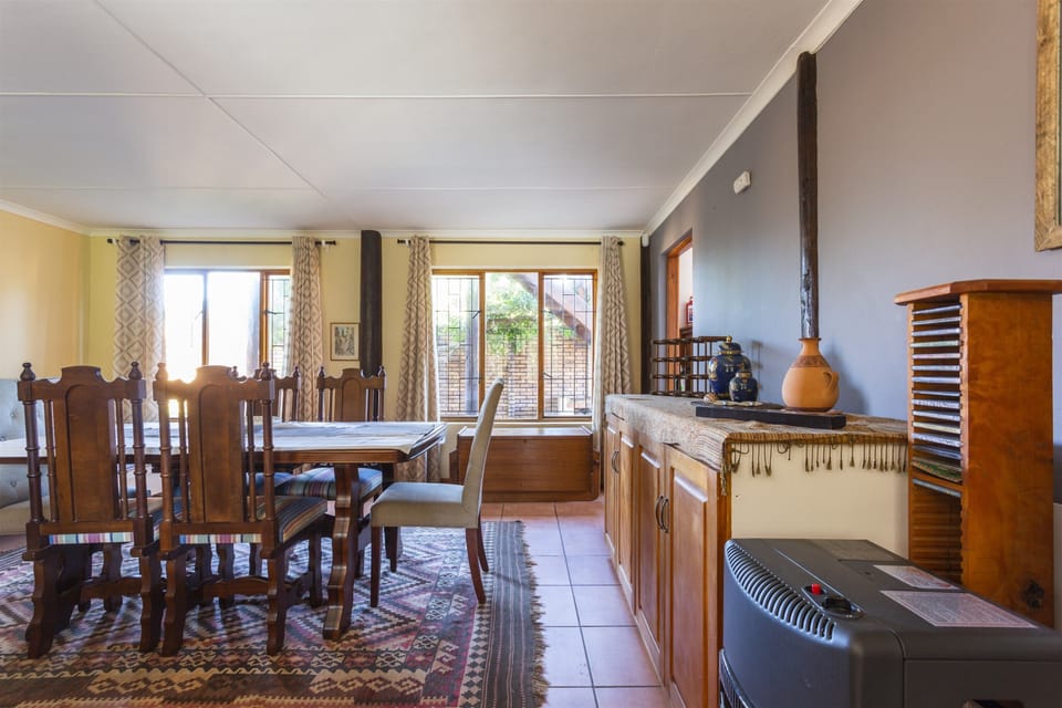 Apartment, 2 Bedrooms, Smoking, Patio | Dining