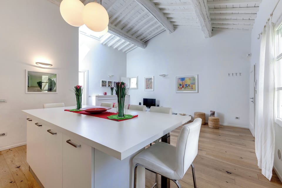 Apartment | Living area | Flat-screen TV
