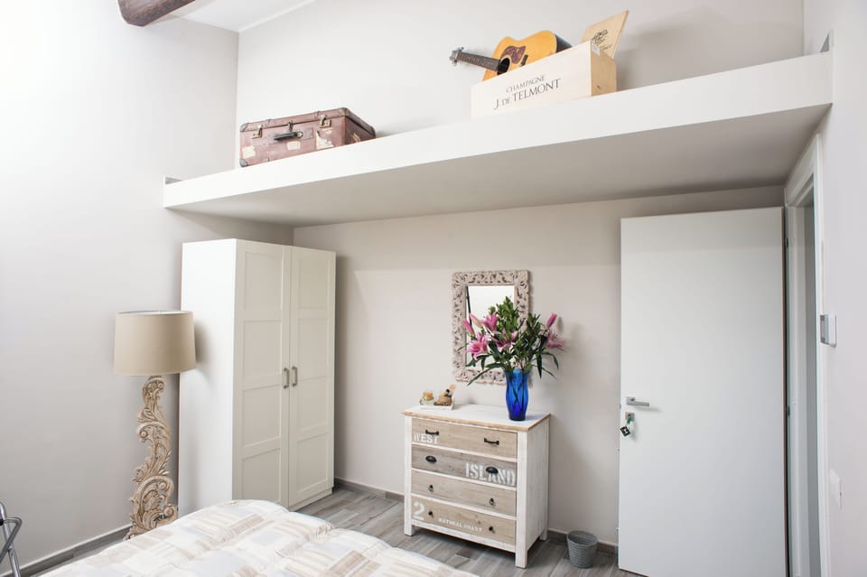 Apartment | 5 bedrooms, laptop workspace, iron/ironing board, free WiFi