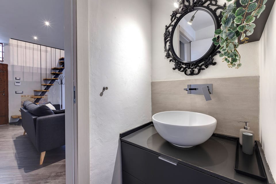 Apartment | Bathroom | Shower, hair dryer, bidet, towels