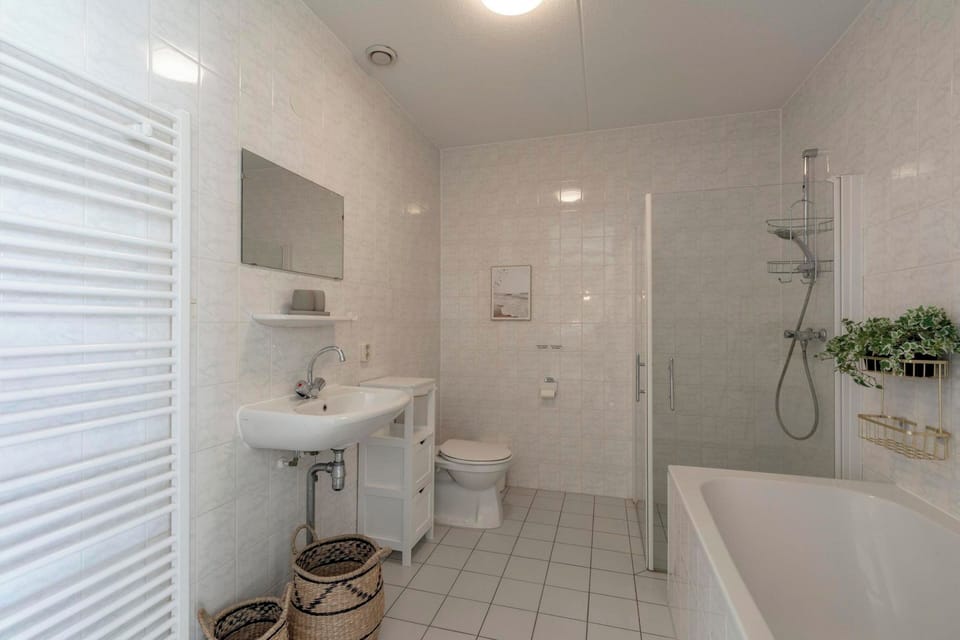 Apartment | Bathroom