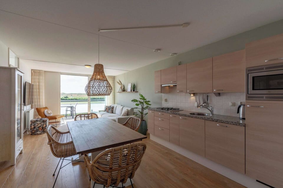 Apartment | Private kitchen | Electric kettle, toaster